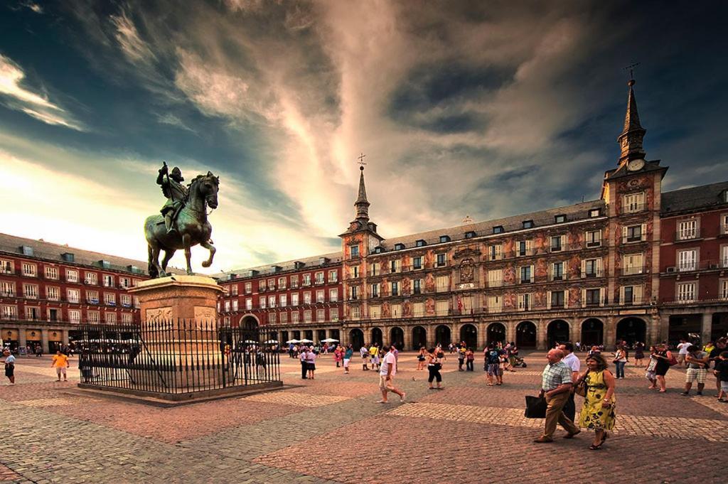 Bed and Breakfast Sol Montera & Parking Tph Madrid Esterno foto