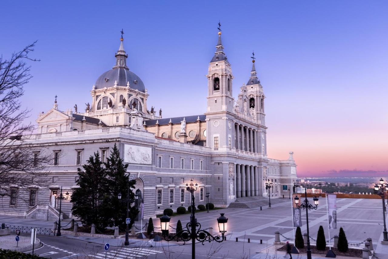 Bed and Breakfast Sol Montera & Parking Tph Madrid Esterno foto